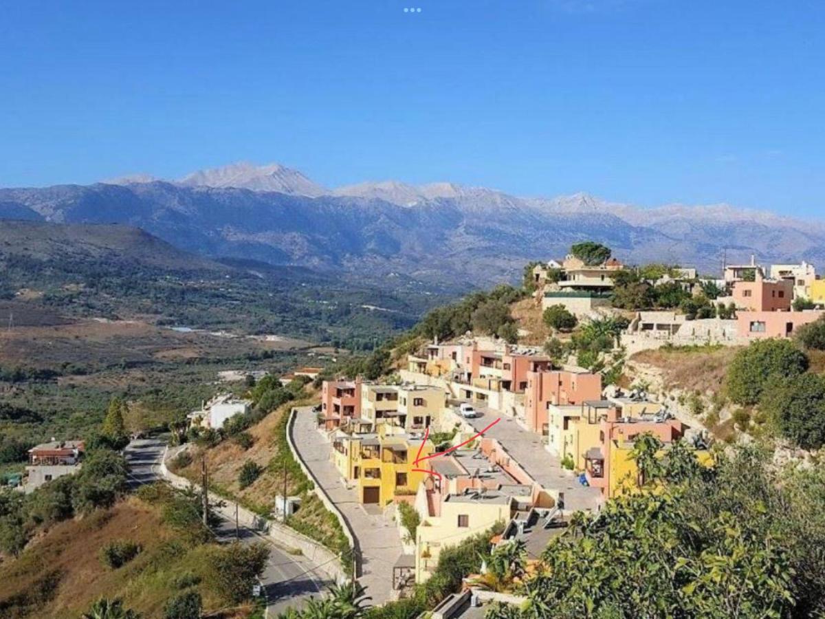 Grosses Haus Mit Traumhaftem Ausblick Διαμέρισμα Γεωργιούπολη Εξωτερικό φωτογραφία