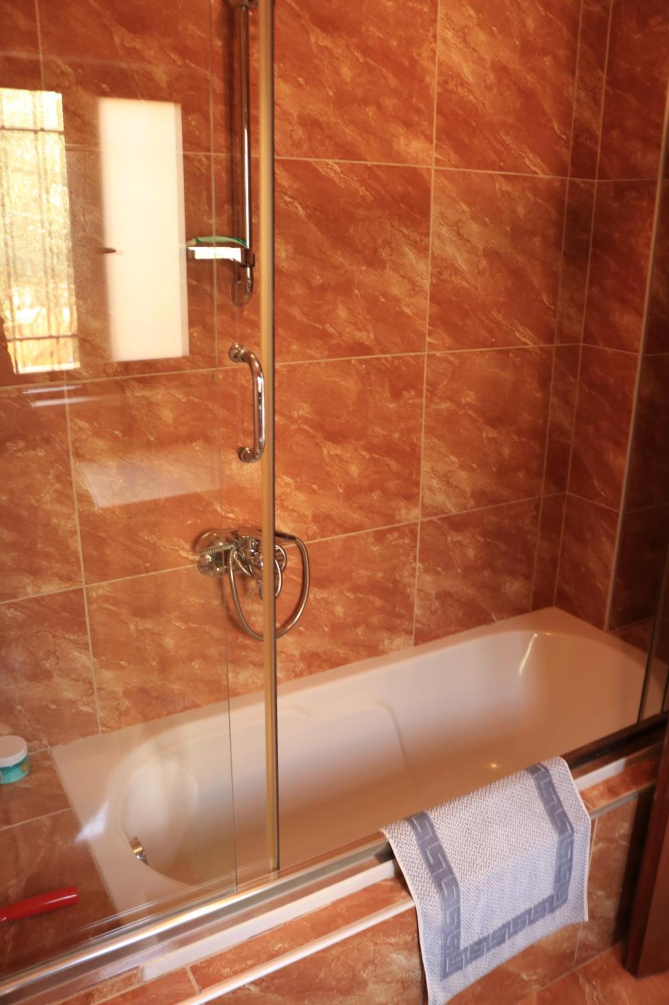 Grosses Haus Mit Traumhaftem Ausblick Διαμέρισμα Γεωργιούπολη Εξωτερικό φωτογραφία